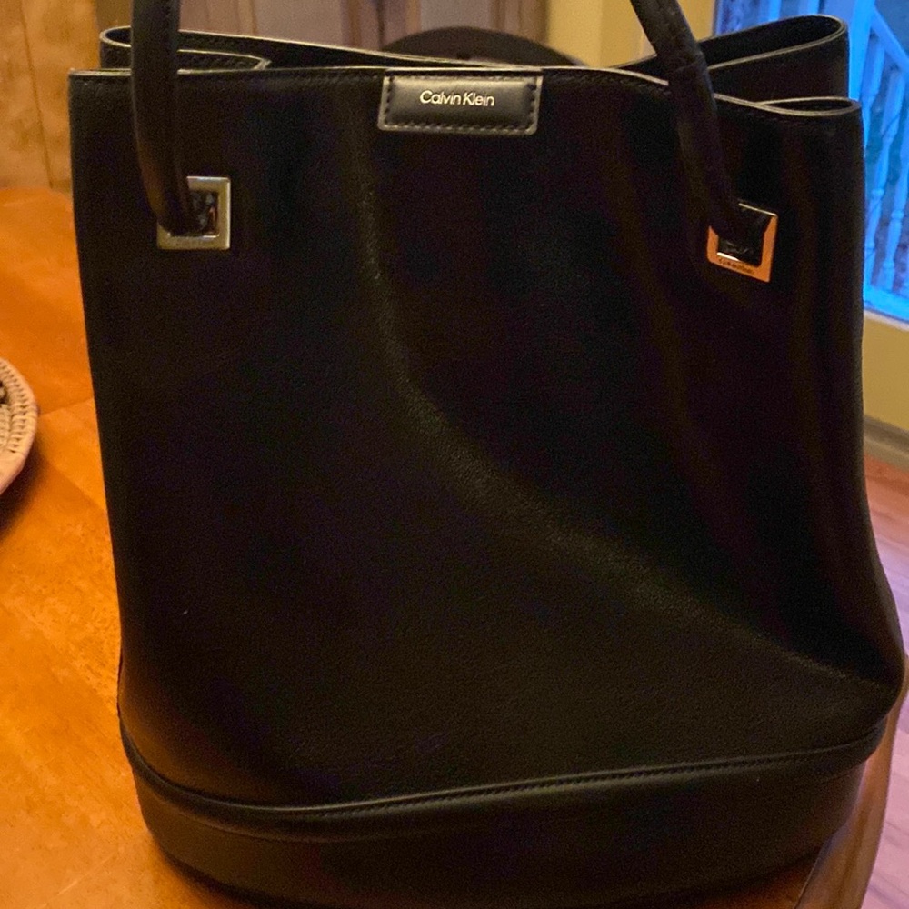 Calvin Klein bucket bag like new/ bucket bag